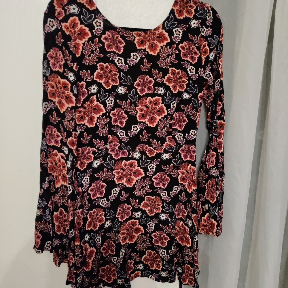Bell sleeve dress